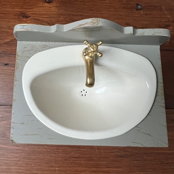 Maileg Miniature Dollhouse Sink - Picture 5 of 13